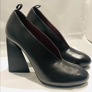 New Stella McCartney Black Triangle Block EU 37